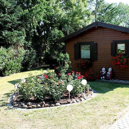 Pretty Bungalow In Neubukow With Garden, Roof Экстерьер фото