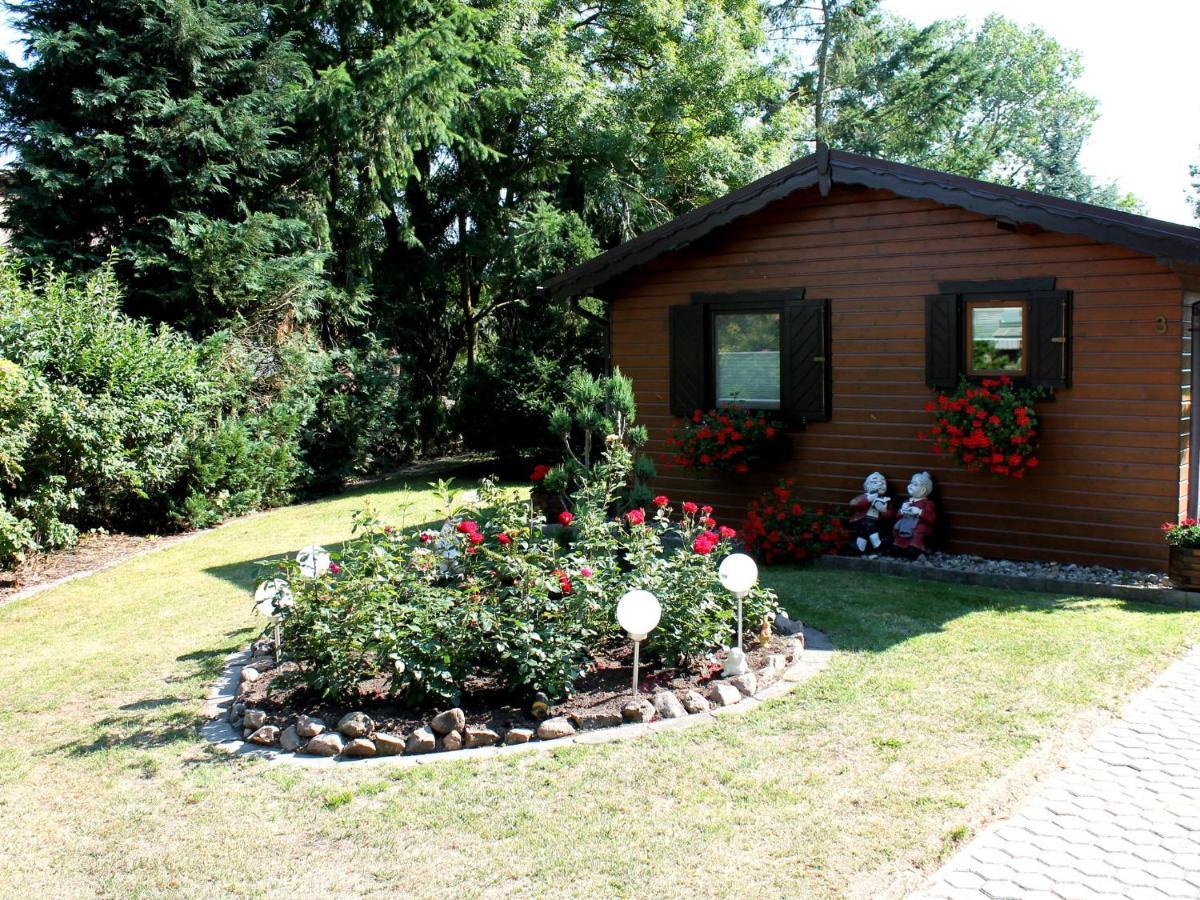 Pretty Bungalow In Neubukow With Garden, Roof Экстерьер фото